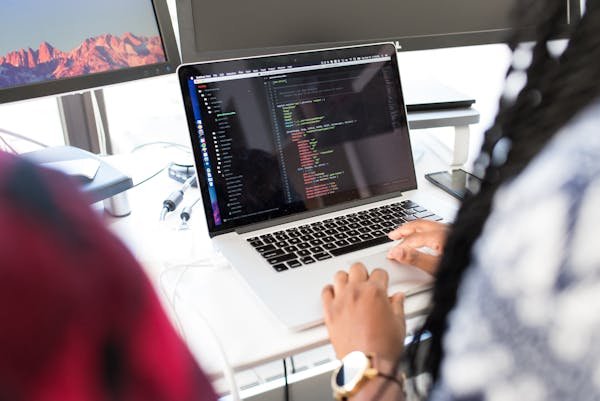 Boostez le succès de vos projets avec une agence de développement